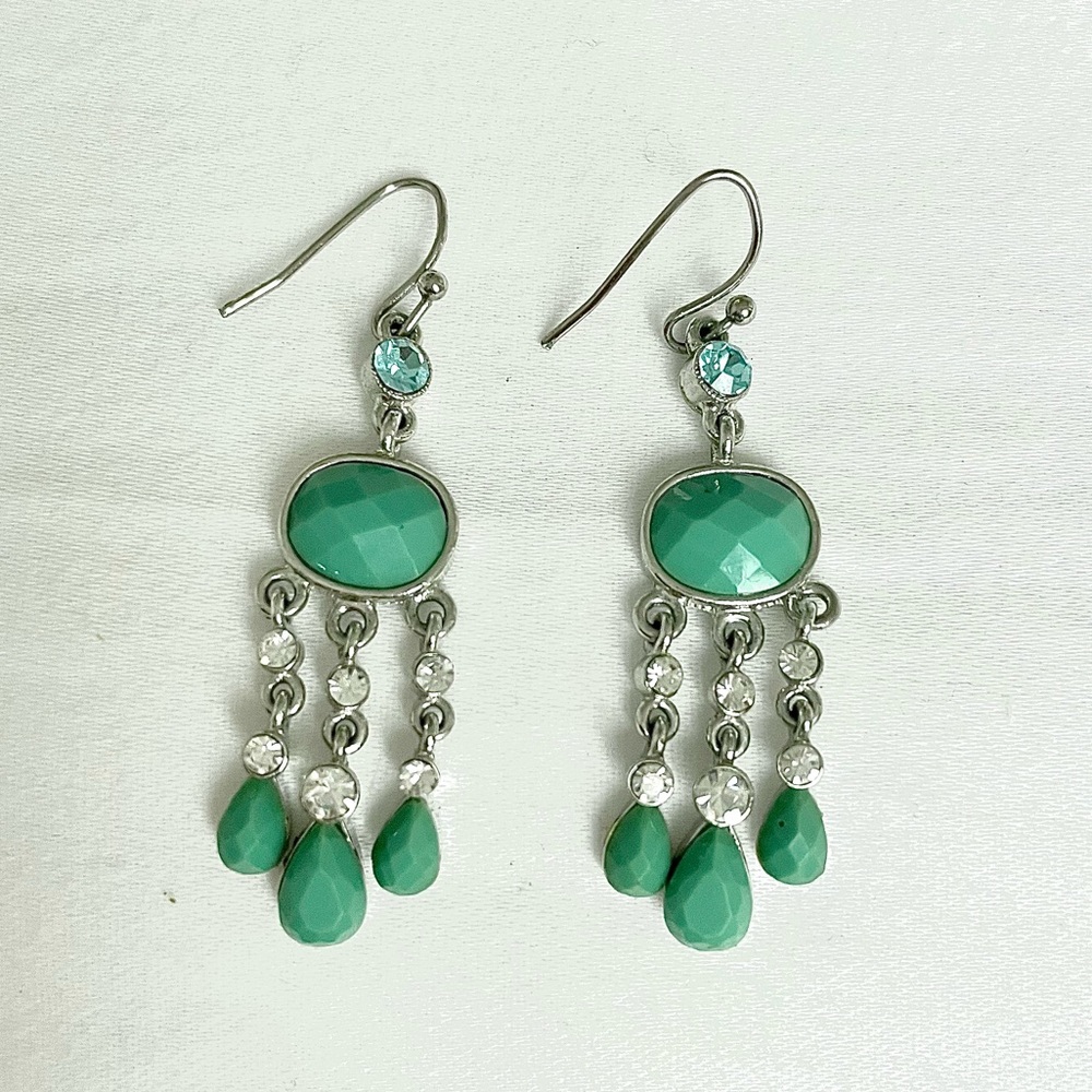 Beautiful green symmetric earrings